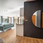 Apartmán Host2u New 2 Bd, Fireplace, Free Parking