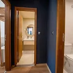 Apartmán Host2u New 2 Bd, Fireplace, Free Parking *