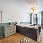 Apartmán Host2u New 2 Bd, Fireplace, Free Parking
