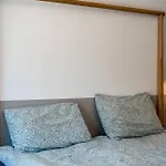 Apartmán Host2u New 2 Bd, Fireplace, Free Parking *