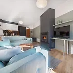 Host2u New 2 Bd, Fireplace, Free Parking * Bansko