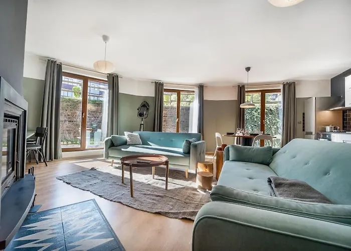 Host2u New 2 Bd, Fireplace, Free Parking Apartment Bansko