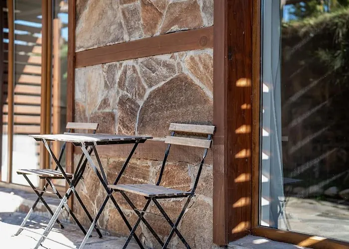 Apartment Host2u New 2 Bd, Fireplace, Free Parking *