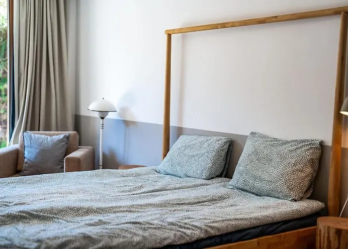 Host2u New 2 Bd, Fireplace, Free Parking *