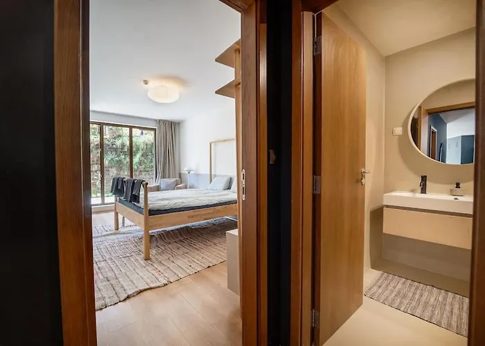 Apartament Host2u New 2 Bd, Fireplace, Free Parking *